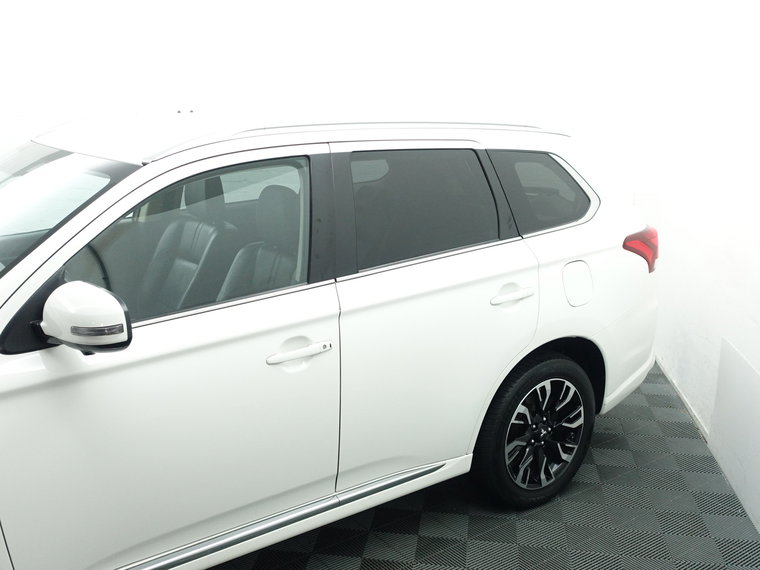 Vehicle Image 30