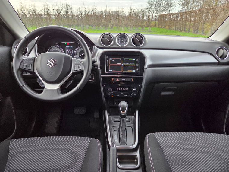 Vehicle Image 10