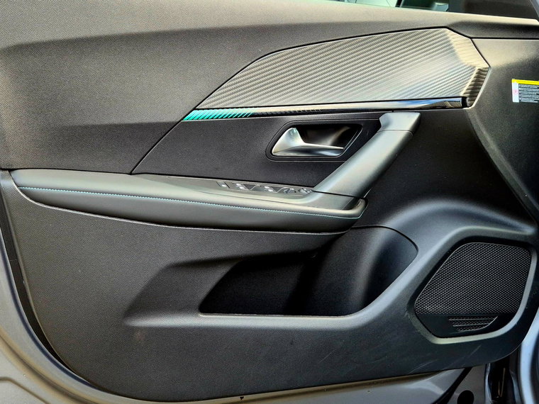 Vehicle Image 33