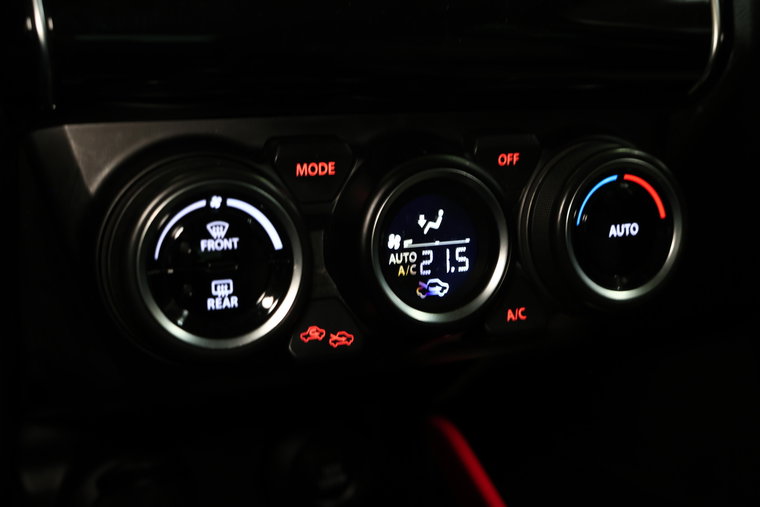 Vehicle Image 25