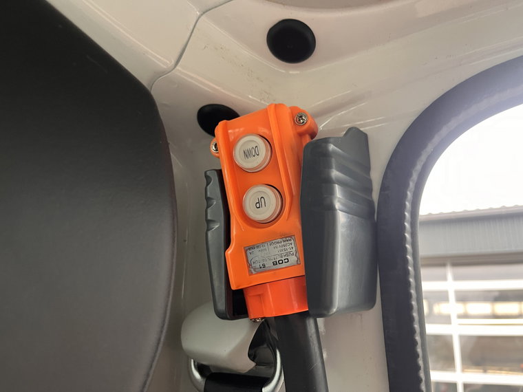 Vehicle Image 30