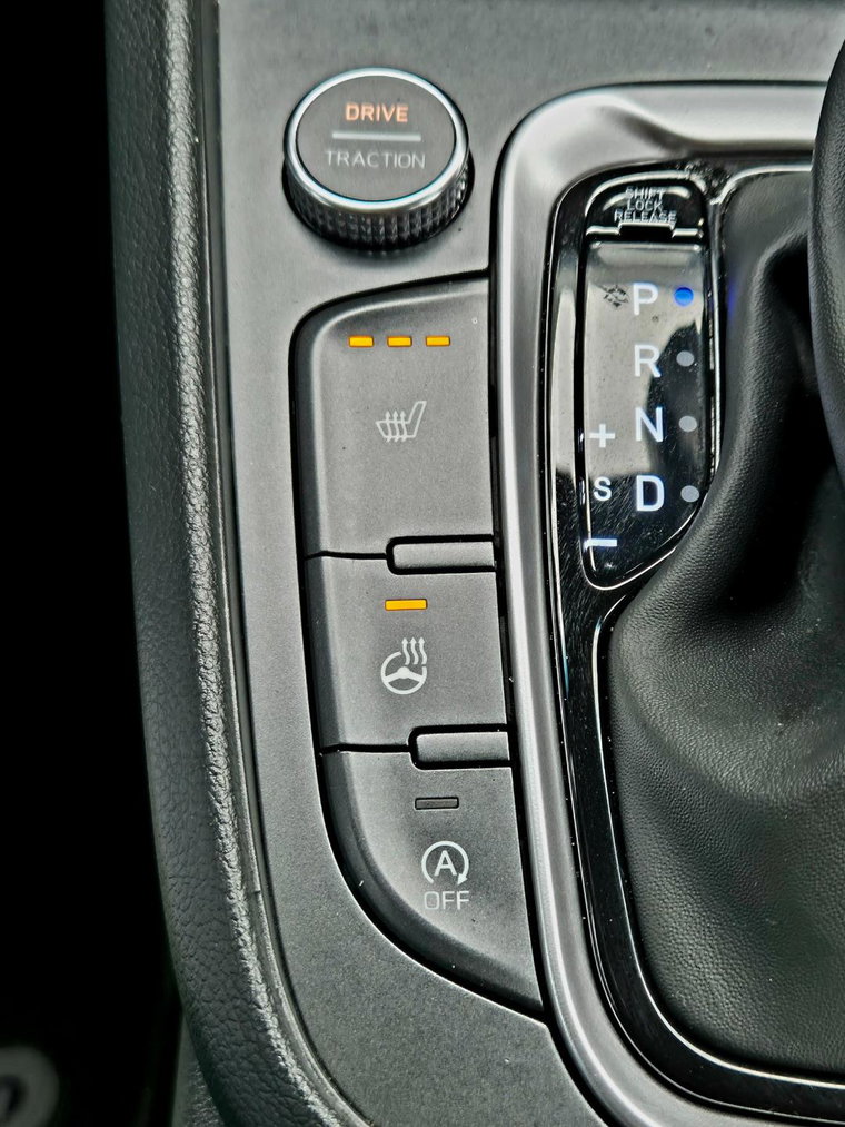 Vehicle Image 25