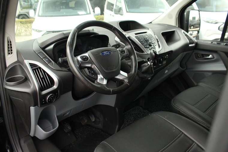 Vehicle Image 15