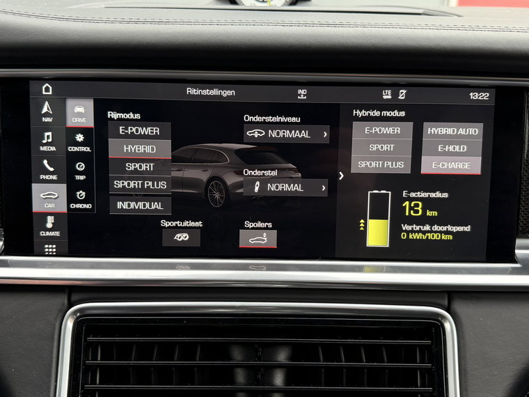 Vehicle Image 32