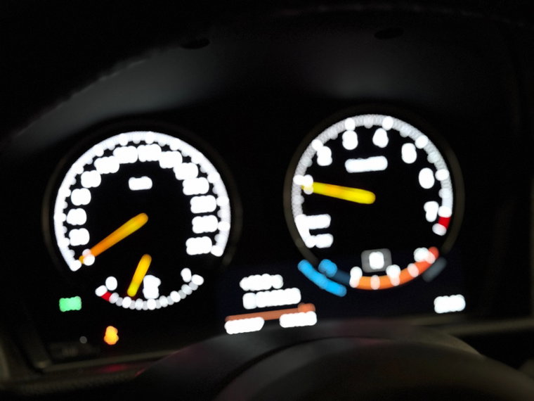 Vehicle Image 25