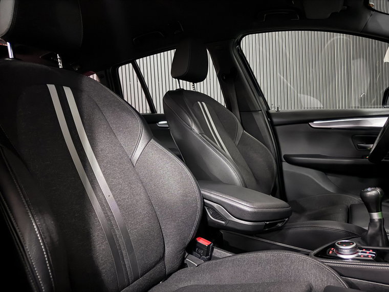 Vehicle Image 36