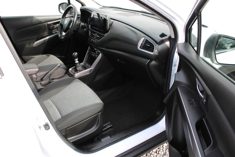 Vehicle Image 15