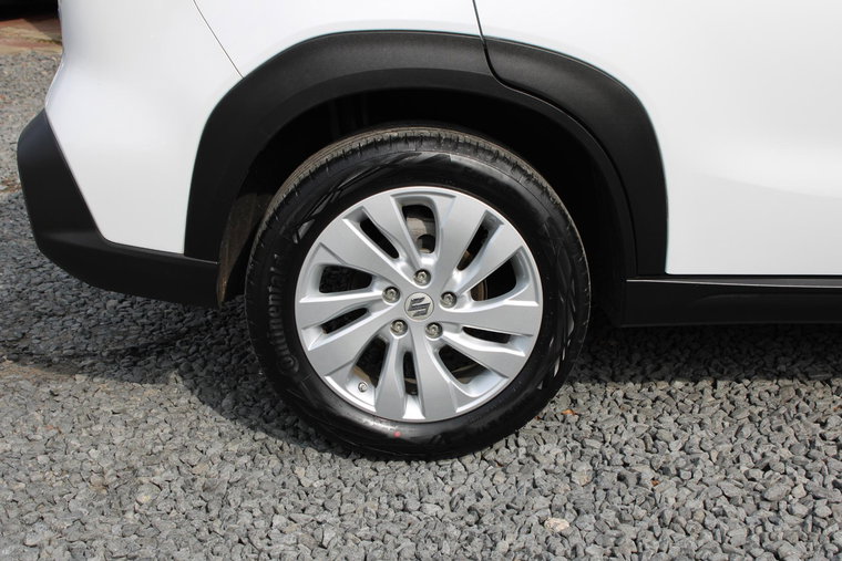 Vehicle Image 6