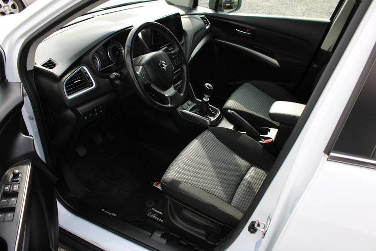 Vehicle Image 10