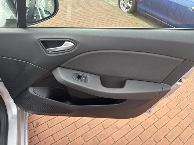 Vehicle Image 33