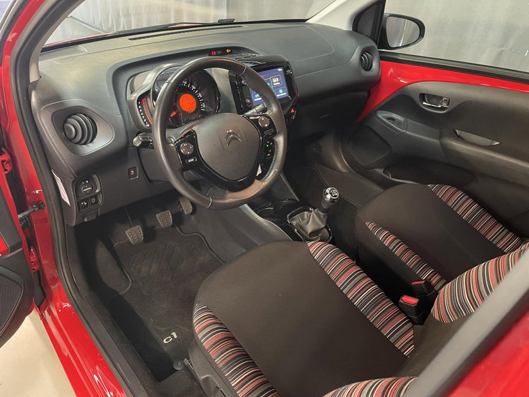 Vehicle Image 12