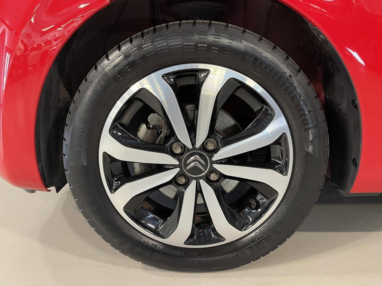 Vehicle Image 17
