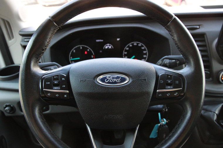 Vehicle Image 19