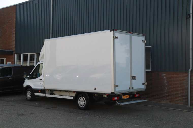 Vehicle Image 8