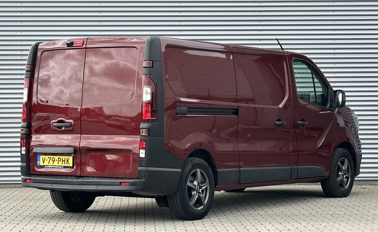 Vehicle Image 8