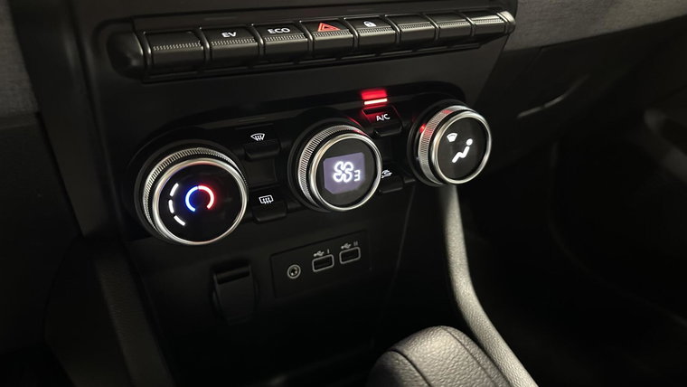 Vehicle Image 33