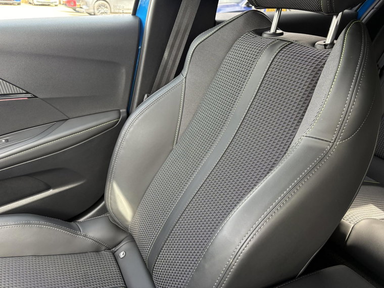 Vehicle Image 33