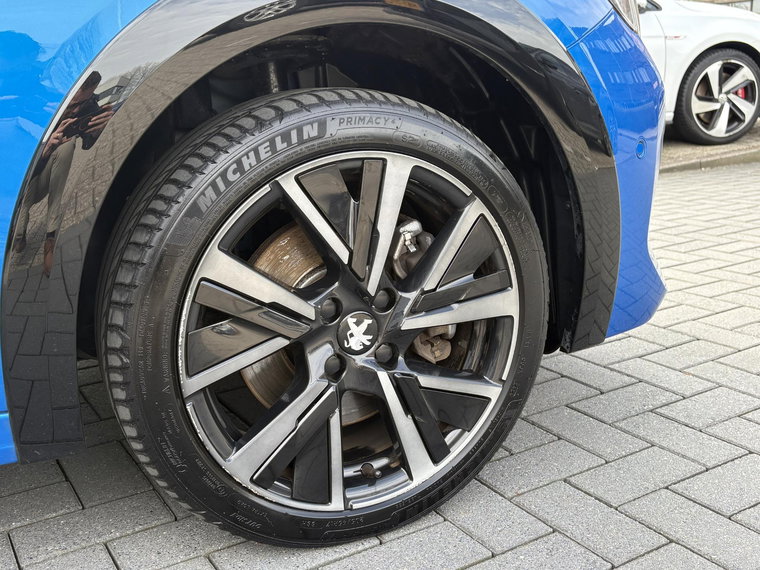 Vehicle Image 36
