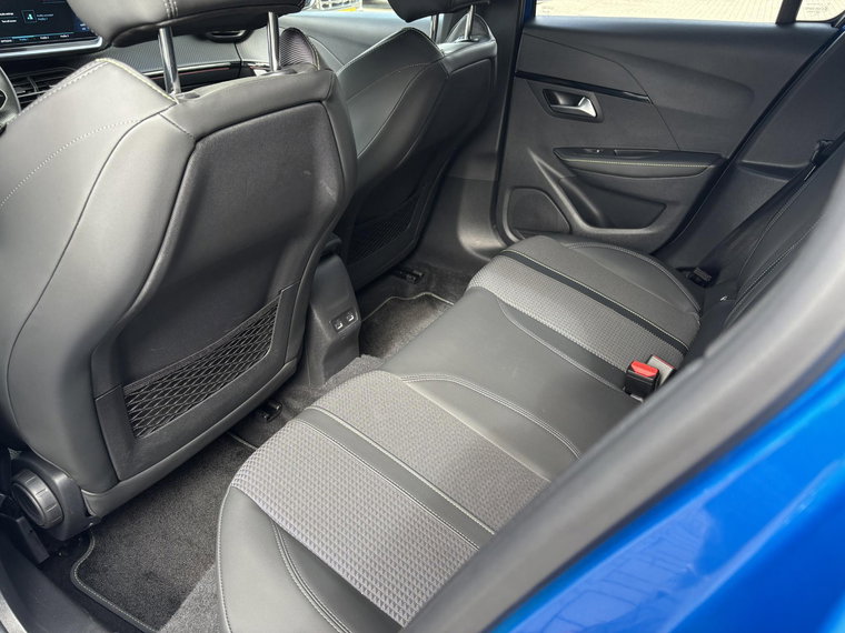 Vehicle Image 40
