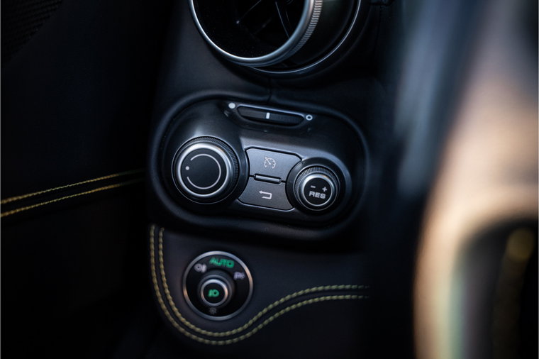 Vehicle Image 36