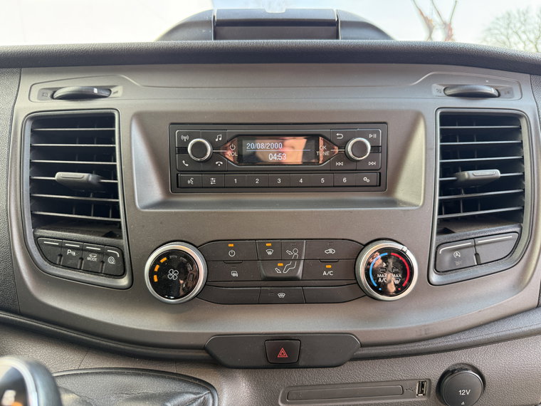 Vehicle Image 18