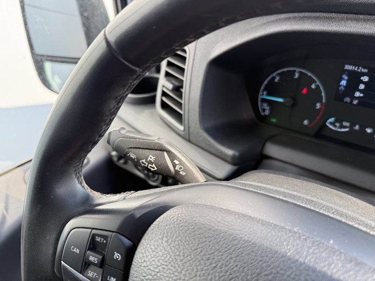 Vehicle Image 23