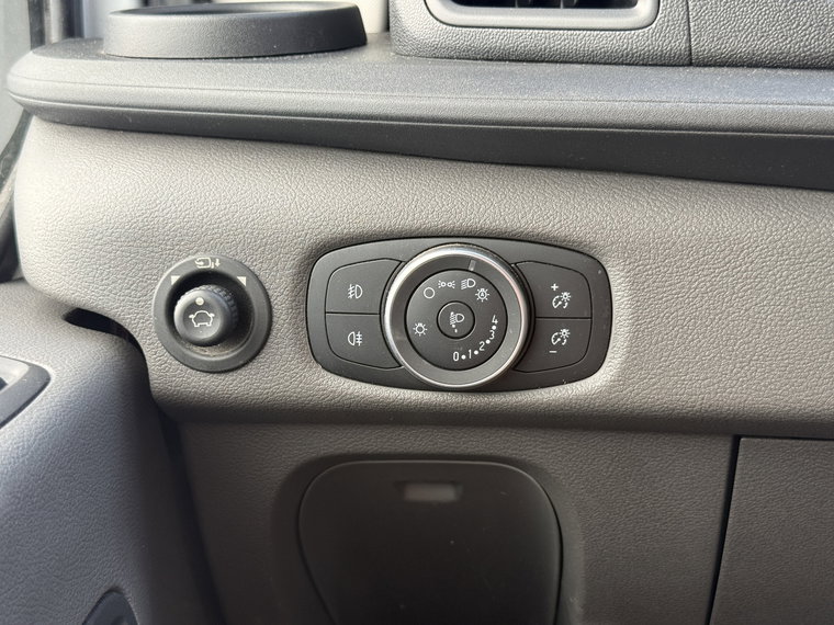 Vehicle Image 24