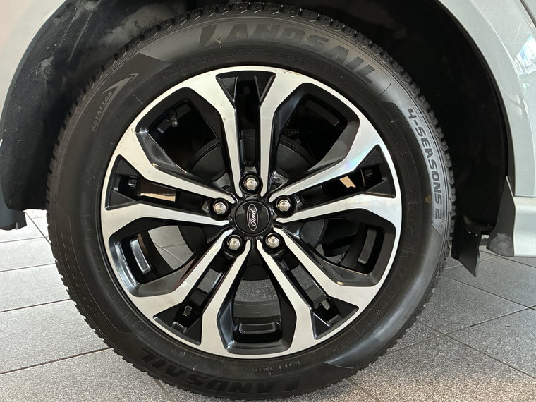Vehicle Image 14