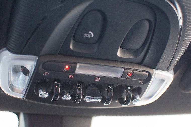 Vehicle Image 25