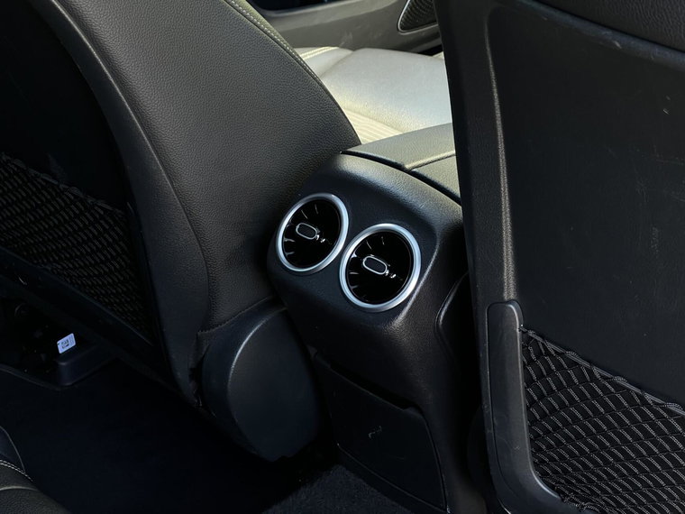 Vehicle Image 28