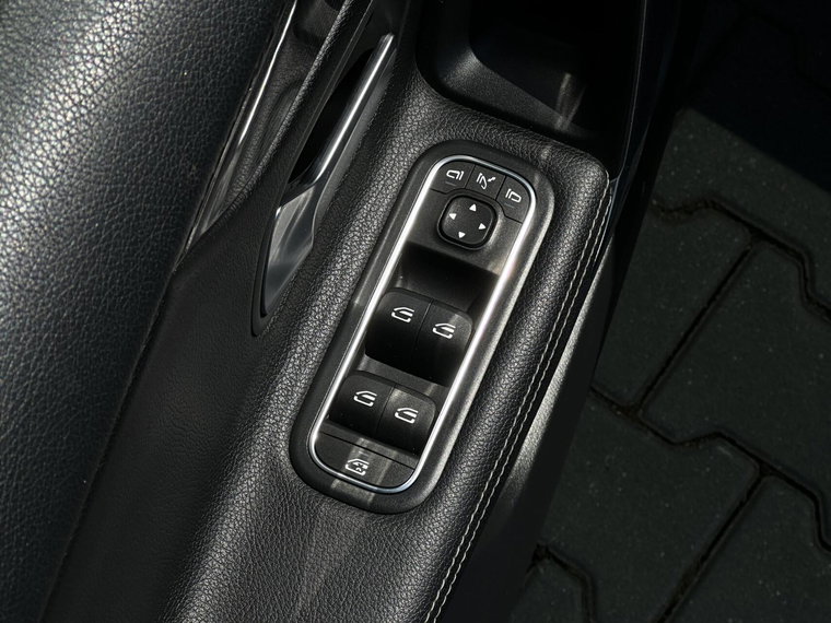 Vehicle Image 40