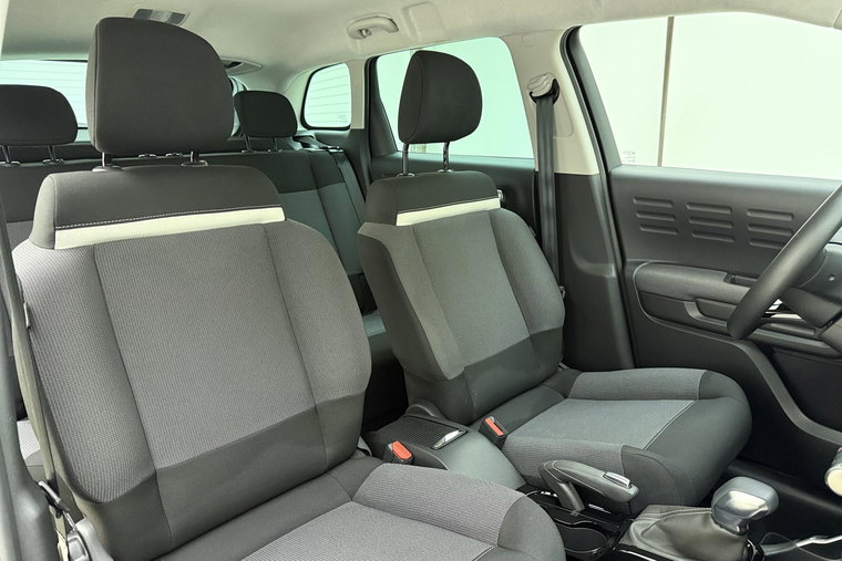 Vehicle Image 13