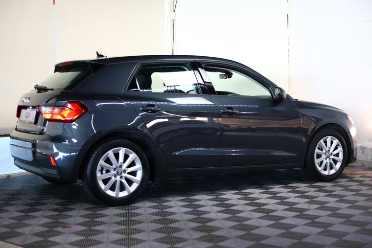 Vehicle Image 8