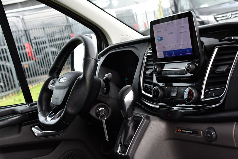 Vehicle Image 13