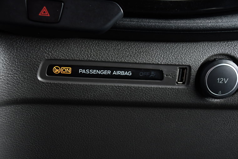 Vehicle Image 32