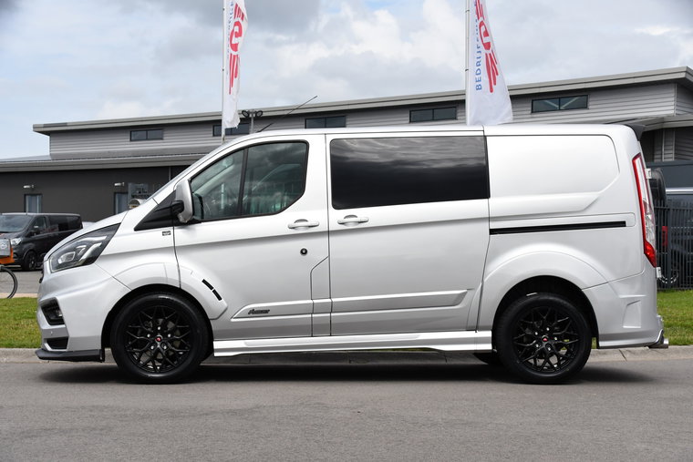 Vehicle Image 9