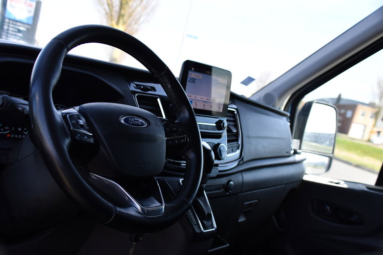 Vehicle Image 12