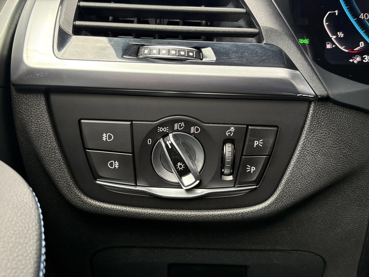 Vehicle Image 29