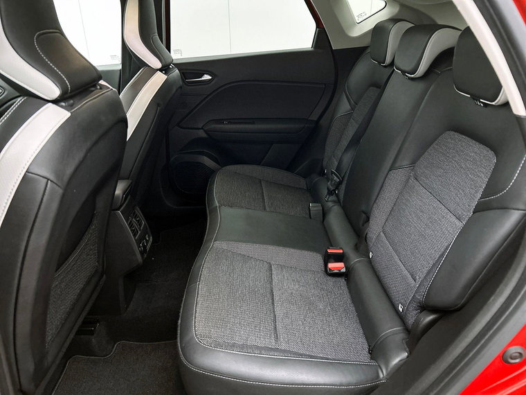 Vehicle Image 32