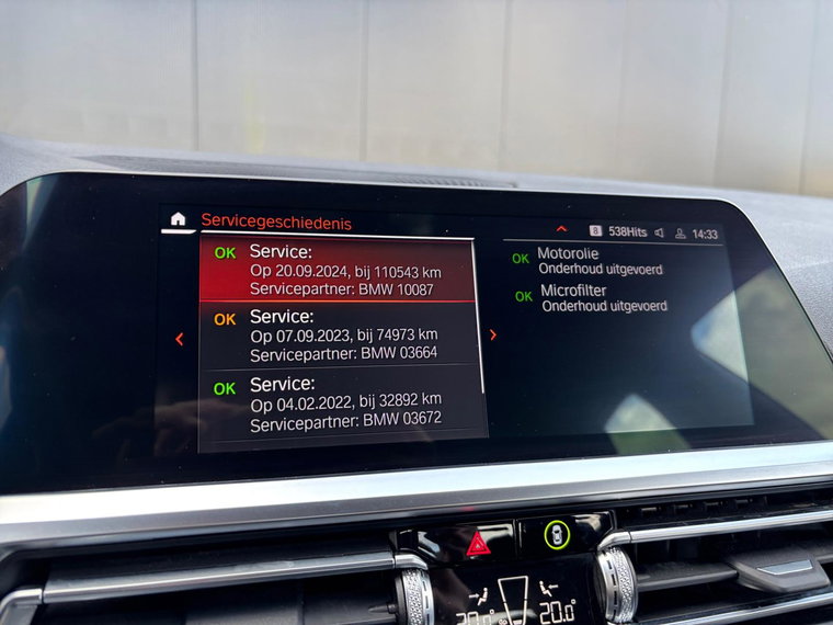 Vehicle Image 32