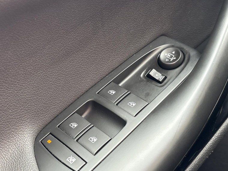 Vehicle Image 26