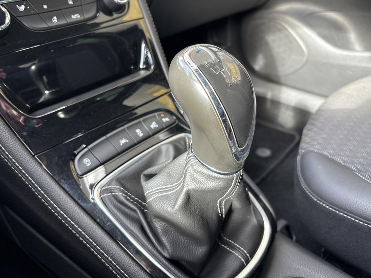 Vehicle Image 32