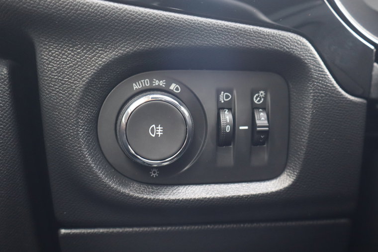 Vehicle Image 28