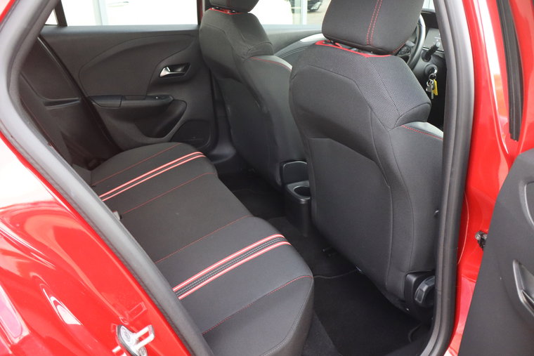 Vehicle Image 32