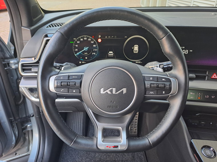 Vehicle Image 32