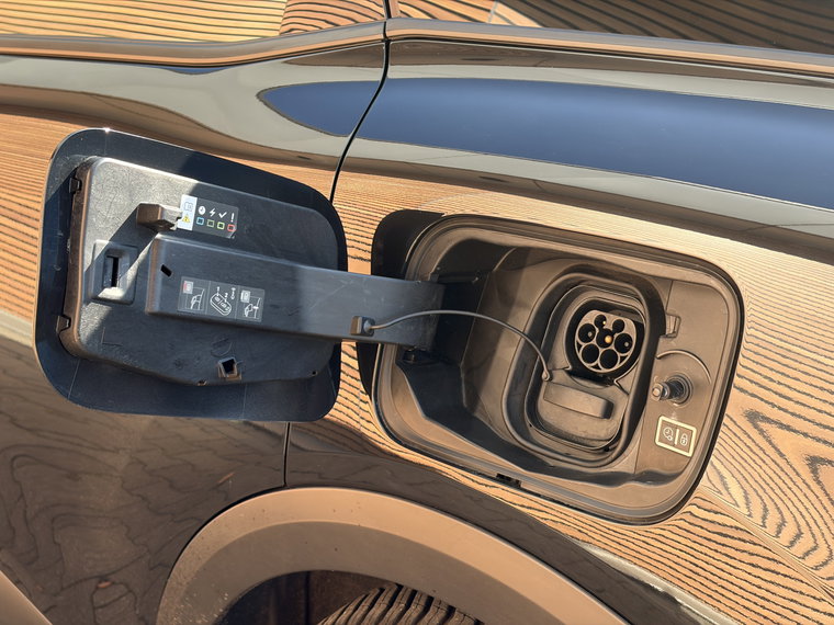 Vehicle Image 20