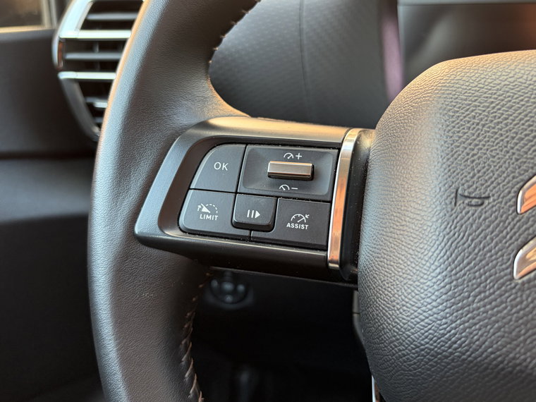 Vehicle Image 26