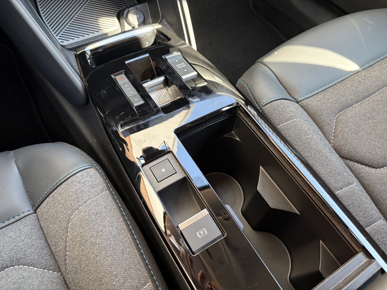 Vehicle Image 32