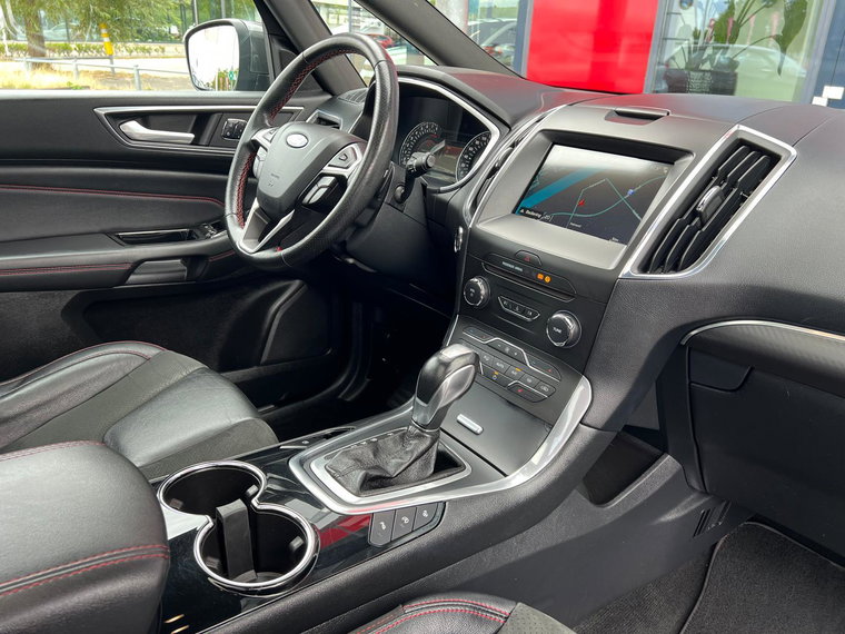 Vehicle Image 18