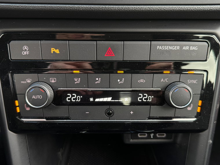 Vehicle Image 26